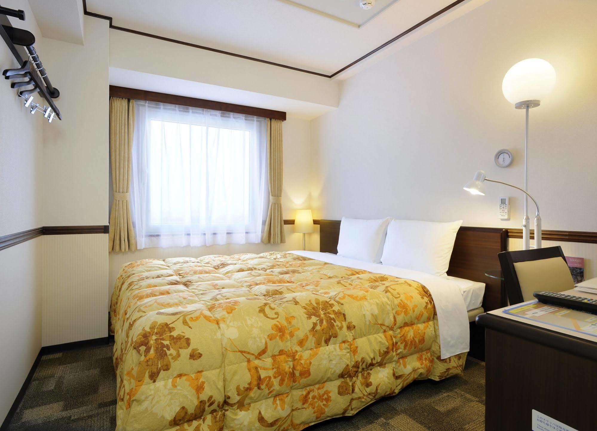 Toyoko Inn Kobe Sannomiya No.2 Εξωτερικό φωτογραφία