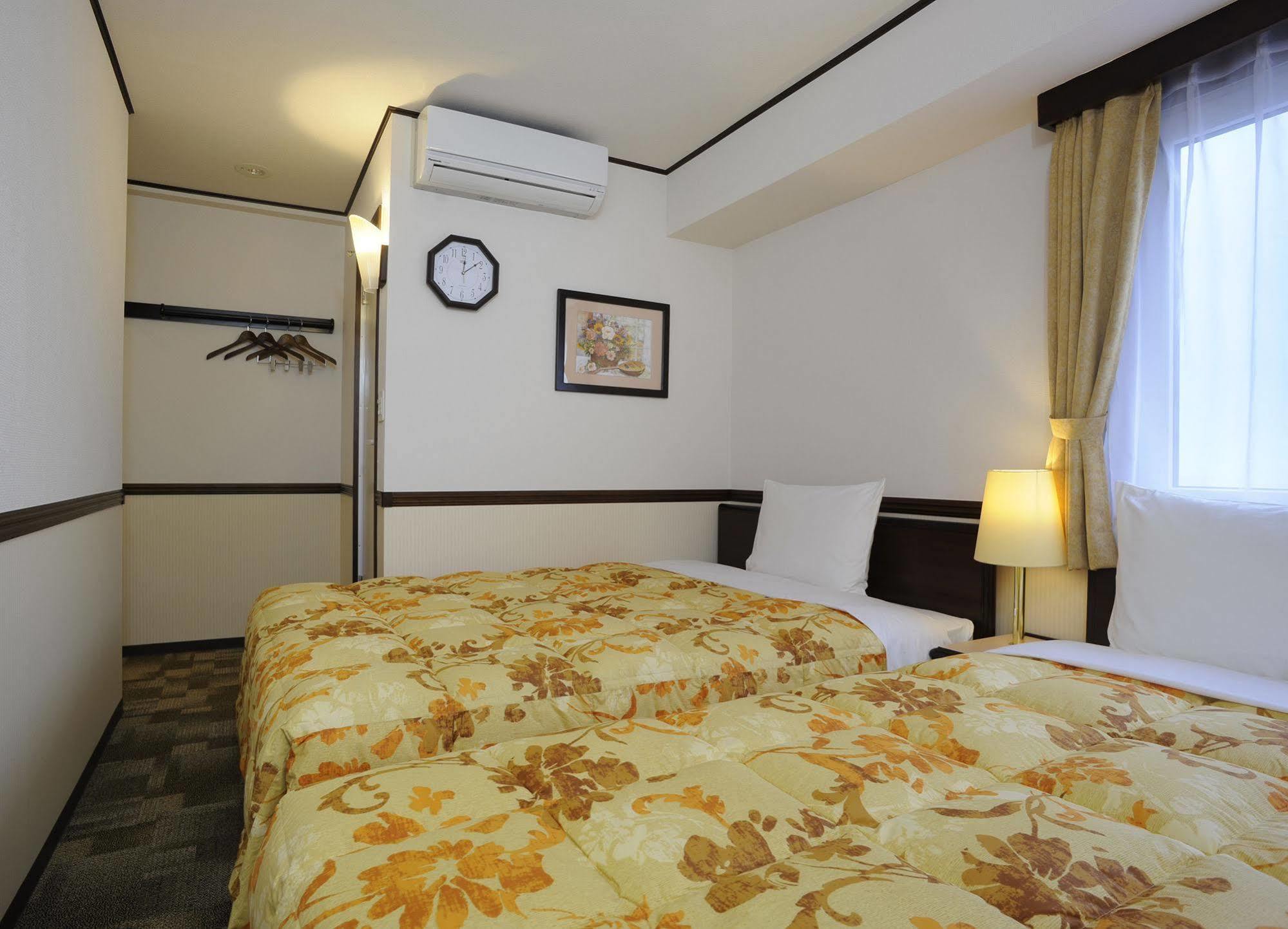 Toyoko Inn Kobe Sannomiya No.2 Εξωτερικό φωτογραφία